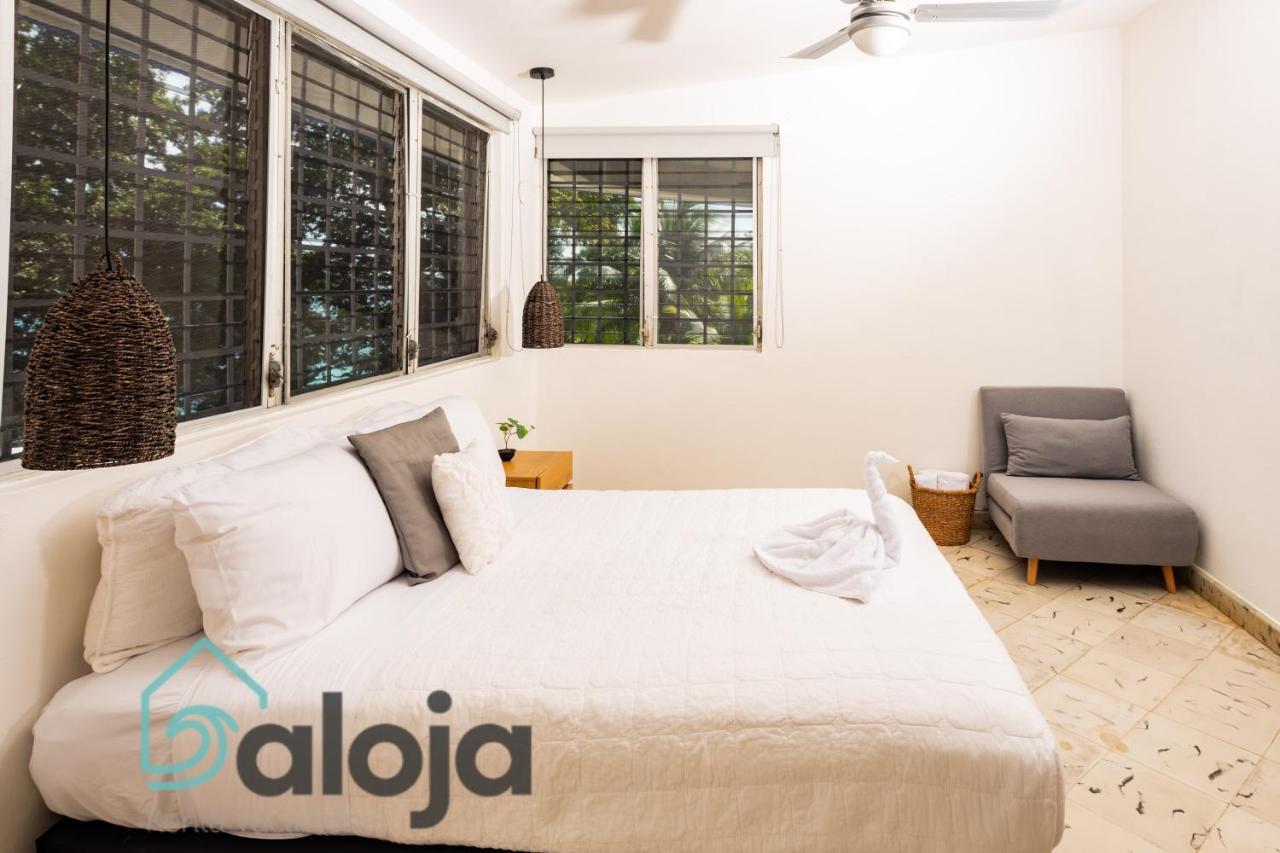 Villa Xtohil With Private Access To The Magic 7 Colors Lagoon Bacalar Exterior foto